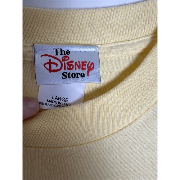 The Disney Store Winnie The Pooh Bumble Bee Honey Pot Graphic Shirt Yellow sz L - Picture 2 of 5